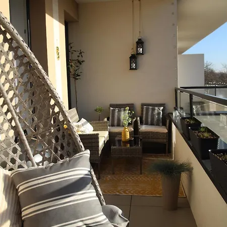 Glam, King-size Bed, Terrace, Free Indoor Parking Wrocław