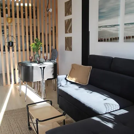 Glam, King-size Bed, Terrace, Free Indoor Parking *