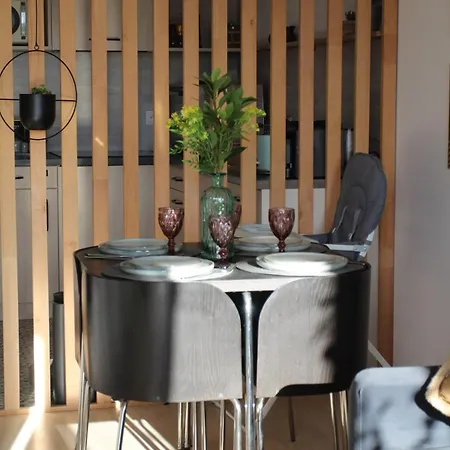 Lejlighed Glam, King-size Bed, Terrace, Free Indoor Parking *