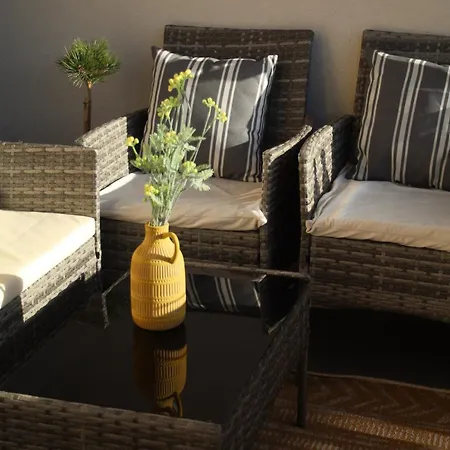 Lejlighed Glam, King-size Bed, Terrace, Free Indoor Parking *