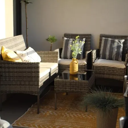 Lejlighed Glam, King-size Bed, Terrace, Free Indoor Parking