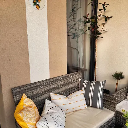 Glam, King-size Bed, Terrace, Free Indoor Parking Lejlighed *