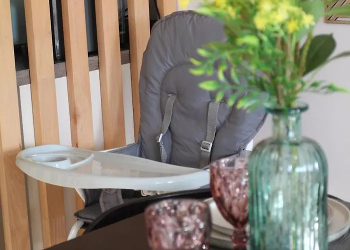 Glam, King-size Bed, Terrace, Free Indoor Parking Apartment Breslau