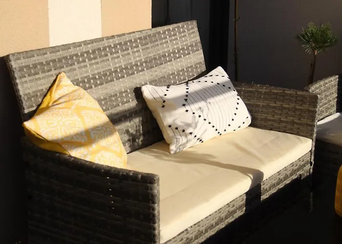 Glam, King-size Bed, Terrace, Free Indoor Parking アパート