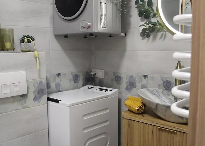 Apartment Glam, King-size Bed, Terrace, Free Indoor Parking Breslau