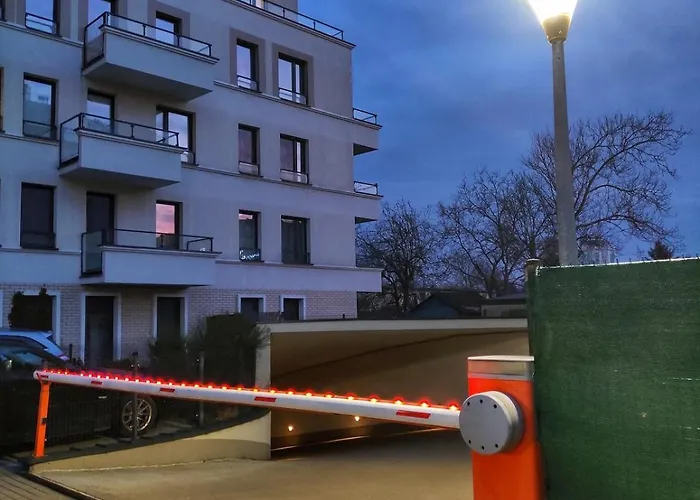 Glam, King-size Bed, Terrace, Free Indoor Parking Breslau